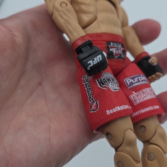 UFC Deluxe Matt Hamil Action Figure - Picture 9 of 9